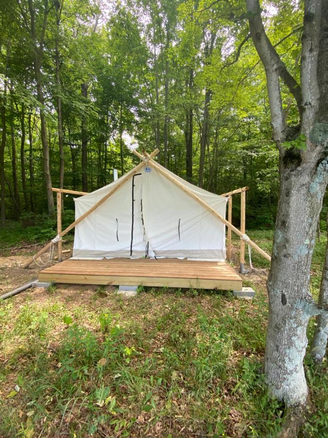Off Map Glamping Hotel South Haven Exterior photo