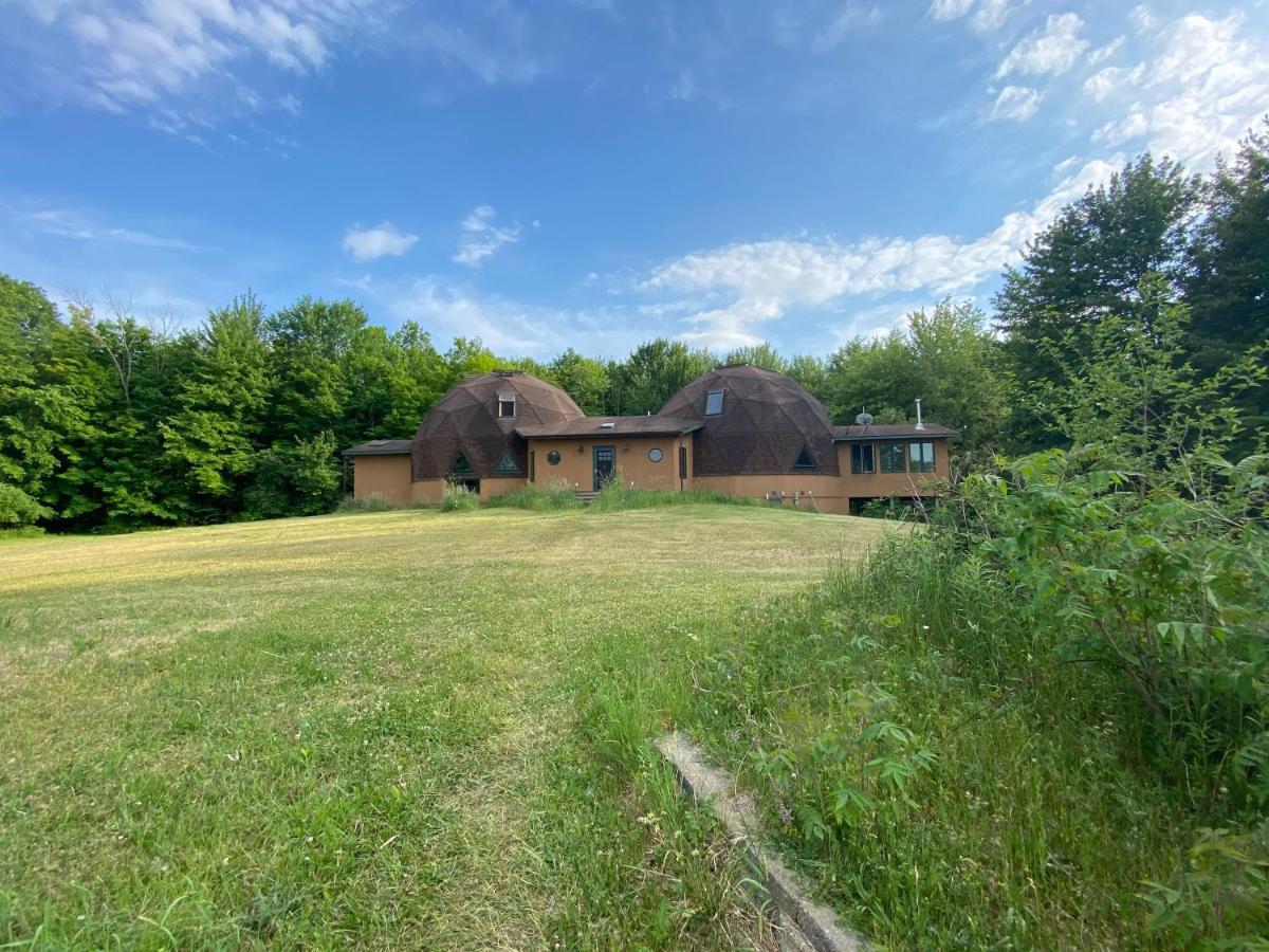 Off Map Glamping Hotel South Haven Exterior photo